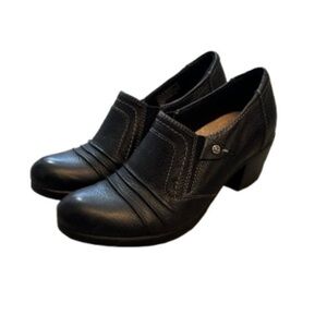 Earth Spirit Genuine Leather Black Ebony Heeled Shoes.